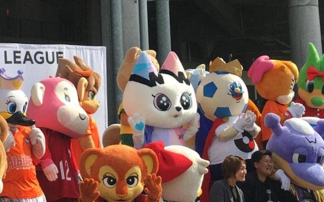 WEリーグ公式マスコット、名称は「ウィーナ」に決定！チャームポイントはハート形のにくきゅうなど