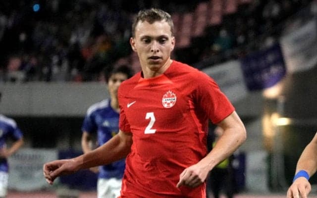 セルティック所属のカナダ代表DFをスコットランドメディアが酷評　中村敬斗を負傷交代に追い込んだプレーにも「非常に乱暴なタックル」