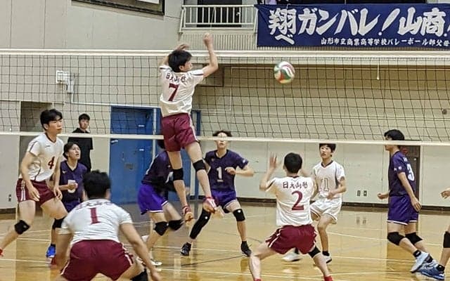 春高バレー　山形県代表決定戦が開幕　男女８校が準々決勝へ
