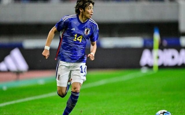 「こんなん、恋するじゃん!!」伊東純也が試合後に見せた「視線で魅惑する写真」にファン興奮！「破壊力」「黒髪になったらますます可愛らしい」「やばい」の声