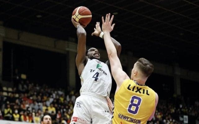 琉球がSR渋谷との激闘を制して開幕4連勝に…残り5秒にヴィック・ローが逆転弾をヒット