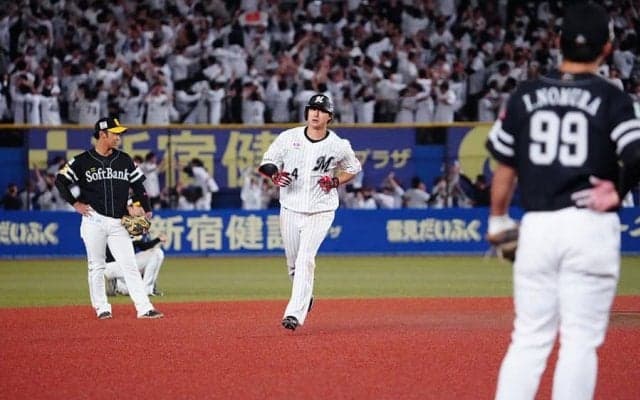 ロッテ藤岡が起死回生の同点3ラン　延長10回に3点奪われるも、その裏に劇的弾