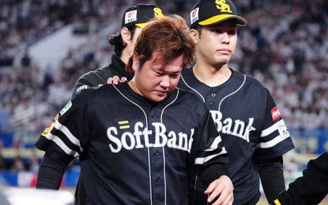 鷹・津森が涙「すいません」　まさかの同点3ランは「後悔の投球」…報道陣にも謝罪