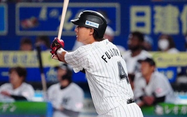 「プロ野球史に残る」劇的アーチ　着弾の瞬間に観客総立ち…千葉が揺れた「幕張の奇跡」