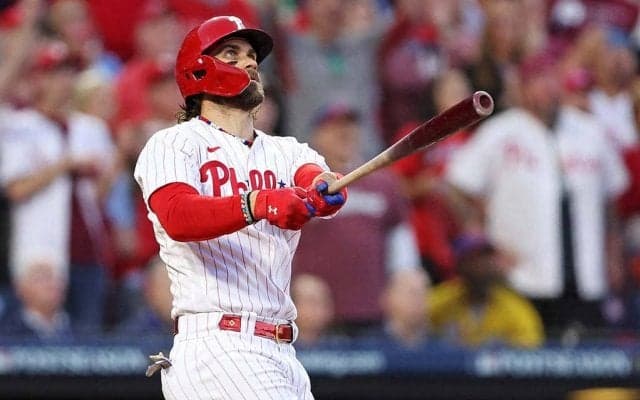 【MLB】「本塁打で10連勝」絶好調ハーパーがPS4発目、“ロマン砲”シュワーバーも先頭打者弾　フィリーズ先勝