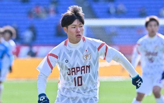 「エグくないか？」「C・ロナウドモード」U-20日本代表FW福田師王が見せた「特大ジャンプ」にファン注目！地元メディアも称賛した「驚異の跳躍力」