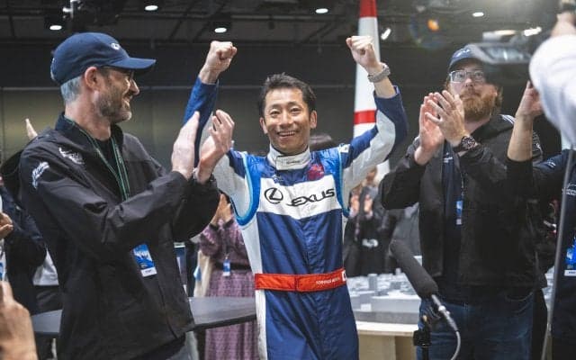 エアレースパイロット 室屋 義秀選手が「AIR RACE X」初代勝者に決定！