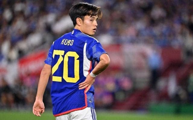 久保建英が守田英正をNGに!?チュニジア戦の写真にいなかった守田が「俺と撮らんでいいん？」と提案もまさかの返答