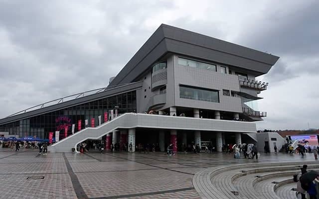 盛岡競馬場は今シーズンの芝競走をダートに変更 走路状態の悪化で