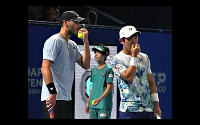  西岡/マクラクラン組 接戦制し8強 