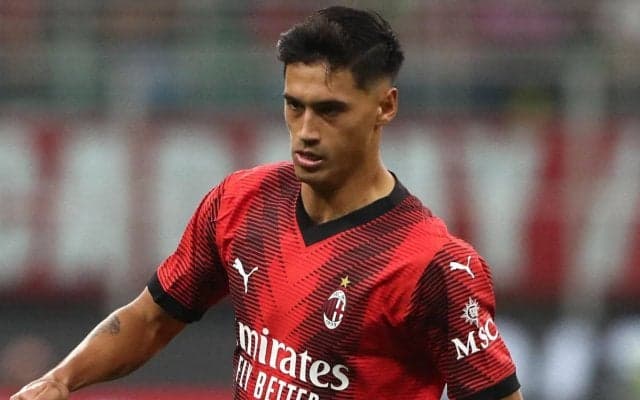 オランダ代表でも活躍のラインデルス、今夏のミラン移籍語る 「他のクラブからの話もあったけど…」