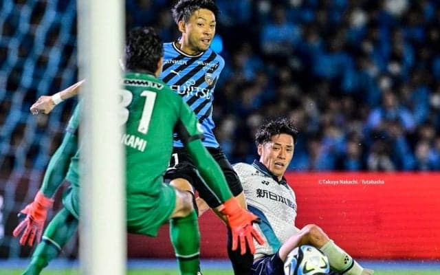 「最近のうちになかった熱さや」川崎・小林悠が同点弾直後に見せた味方への熱いジェスチャーが「勝利にどん欲なの良い！」と絶賛！ 直後に逆転を導いた“魂の行動”