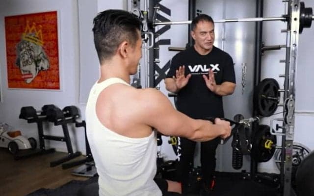 【前編】歴30年の筋トレ博士が伝授！初心者がジムでやるべき５つの種目
