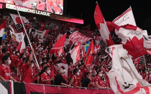 「チャーミングな笑顔」「女神」荻野由佳さんが浦和の勝利をスタンドで見届けた姿が話題！本人も驚いた「8年ぶり」の出来事は？