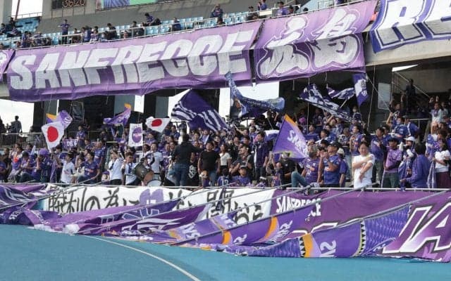 「半端ねぇ…」「それは可愛い過ぎる」WEリーグカップ優勝のS広島R、鹿児島キャンプで“2トップ”が披露のダンスが注目の的に「肩甲骨いっぱい動いてんね」