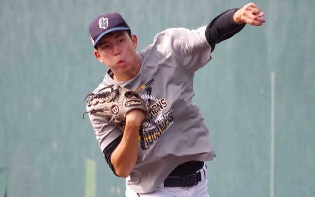 メジャーも注目、“逆輸入”左腕がドラフトへ　防御率0点台…「日本で見ない」独特の軌道