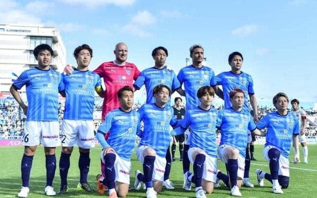 「これはチェアマン介入案件」J1横浜FCマスコットの「捕食」場面に驚愕が広がる！「怖すぎやろ」「エイリアンのアレを思い出したw」などの声が続々