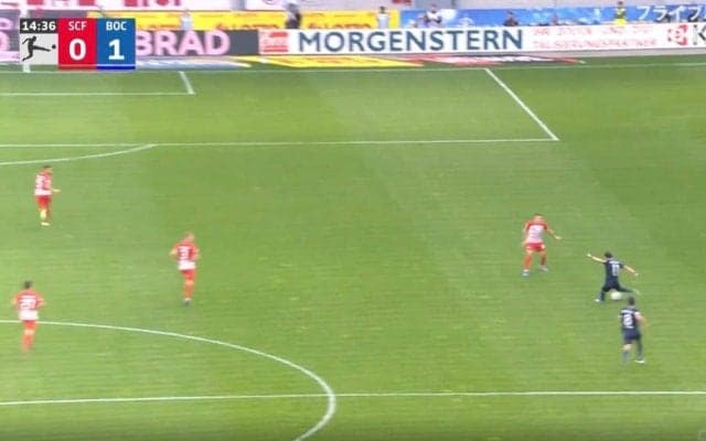 「ベッカムかよ！」スタジアム騒然… ジャガー・浅野拓磨が芸術的な“超絶アーリークロス”　週間ベストゴール級ボレーを生んだワールドクラスのスーパーアシストを炸裂した瞬間