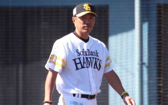 鷹・小久保新監督は“異例”の2軍指揮継続　23日に就任会見も…即座に宮崎再合流