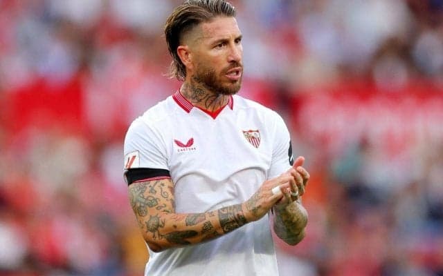 古巣マドリー戦で強烈な存在感を発揮のセルヒオ・ラモス、試合後にはクロース＆モドリッチと笑顔の3ショット「会えて嬉しいよ、兄弟」