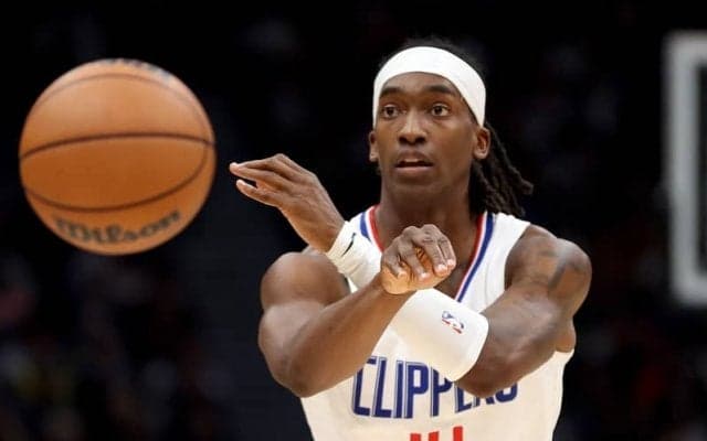 複数ポジションをガード可能な守備力を買われ、テレンス・マンがクリッパーズの先発に