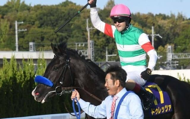 ドゥレッツァが3馬身半差で菊花賞V 長距離を苦にしない“根拠”は母系にあり