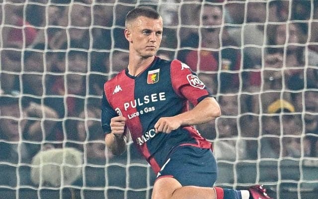 雪国の過酷な環境で育ったグズムンドソン、セリエAで注目度高まるエレガント・ドリブルの原点を明かす「雪だらけでも道端でも…」