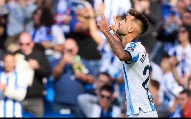 久保がバー直撃のシュート、ソシエダがベンフィカを3連敗に追い込む【CL】