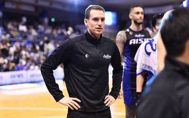 【Bリーグ】シーホース三河を「変革する」リッチマン新HCとは何者か　NBA経験を持つ「34歳」が日本にもたらすものとは