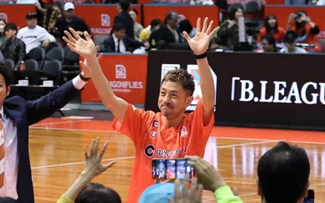 広島ドラゴンフライズ、白熱のホーム開幕節で最多入場者数更新…今季引退の朝山正悟とつなぐ「広島の色」