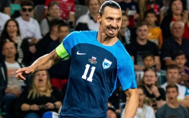 「肩関節どうなってるんだ」ほぼ360度回転！42歳イブラヒモビッチの驚異の柔軟性に驚きの声「体操選手のようだ」