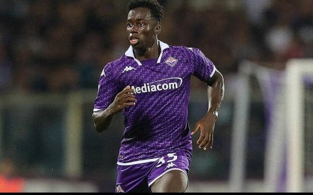 フィオレンティーナ、逸材カヨデと新契約締結！　今季ブレイク中の右SB