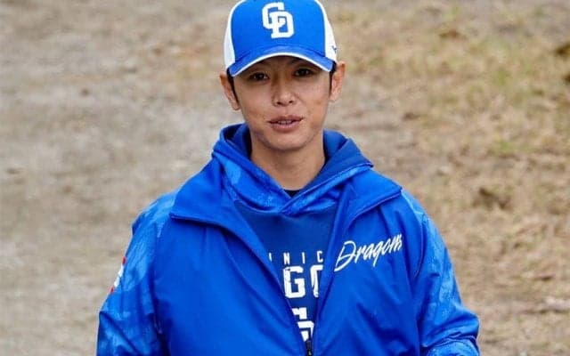 奇跡のコーチは「本当に39歳？」　変わらぬ“美貌”…爽やかイケメンは「王子様」