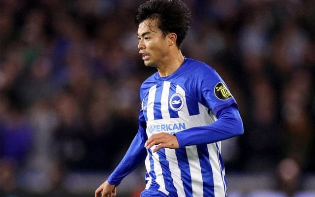 「アメコミっぽい」「めっちゃ欲しい」三笘薫がELアヤックス戦のマッチデイ・プログラムの表紙に！ その画風が話題に「絶対夢に出てくる」