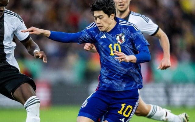 「大人の雰囲気」「かっこいい！」デンマークでカットしたニューヘアは？ 22歳になった鈴木唯人がファンに報告「どうでしょう？？」