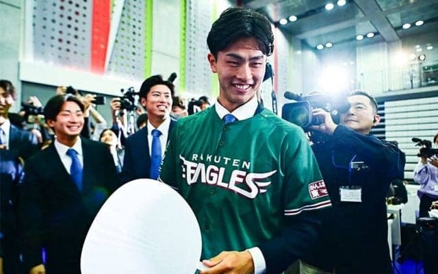 ドラ1左腕が「空から降ってきた」　手荒い祝福にファン困惑「映画みたい」