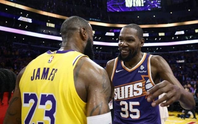 17年来の友人KDと公式戦で約5年ぶりに競演したレブロン「いつだって素晴らしいこと」