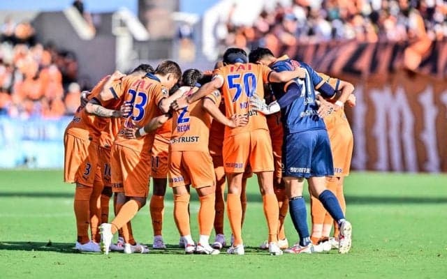 「社長 体張っとるやん」J2清水の社長が見せた、試合会場での「ハロウイン仮装姿」でのお出迎えにファン脱帽！「しゃ…社長って大変なんだ……」と驚きの声