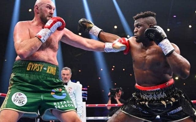 タイソン、C・ロナウドに、エミネムも！ サウジで実現したボクシングイベントに米記者も感嘆「こんなものを見たことない」