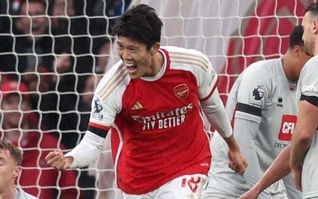 「亡き母親に捧げます」冨安健洋がアーセナル初ゴールをSNSで報告！久保建英や清水梨沙も反応し、「世界のトム」など祝福の声