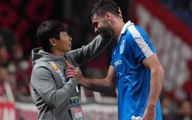 「なぜ誰も気づかない？」選手交代で12人がピッチに！ 韓国Kリーグの珍事に母国紙も嘆き「審判が招いた寸劇」