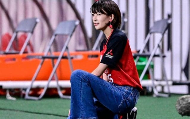 「爽快感がハンパない」26歳女優の「日本海リフティング」に賛辞集まる！「驚異のボディバランス」「赤で統一素敵」などの声が広がる