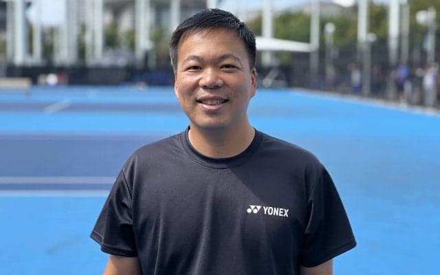 強豪選手を輩出するノア・ジュニアテニスアカデミー神戸垂水の寺嶋啓コーチ、約2年のスペイン留学で学んだ世界の主流“コートの中に入って体重を乗せて打つ”