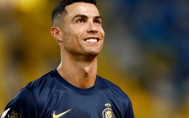 「これは凄い」「2人とも好き」元祖ロナウドとC・ロナウドの2ショットにファンも驚き！2人のロナウドを比較する人も「どっちの方がすごいんだろう」