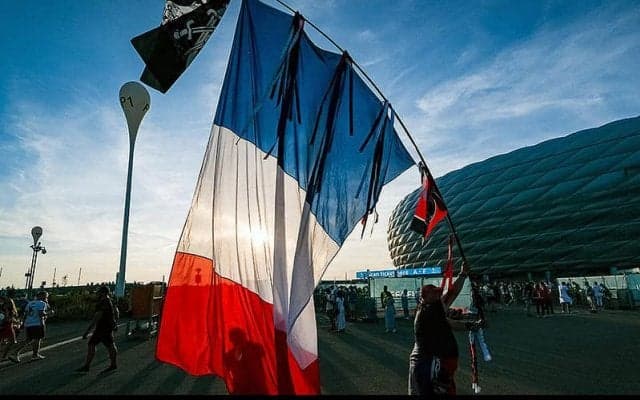 フランス政府がリヨンのチームバス襲撃事件を非難…現時点で9名の拘束者に内務大臣「可能な限り最高の懲役刑が下されることを願う」