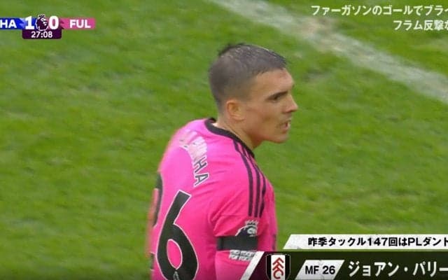 この男怖すぎる…当たれば大怪我必至！プレミア最強の“潰し屋”タックル王・パリーニャの人間ミサイル炸裂！10m級の弾丸スライディングでボール奪取の瞬間