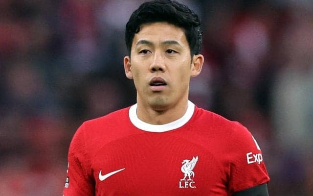 遠藤航のバナーを巡る事件が混沌…没収されるもリバプールが誤解と謝罪、しかしファンは別の結末を報告「クラブは掲揚する許可を取り消した」