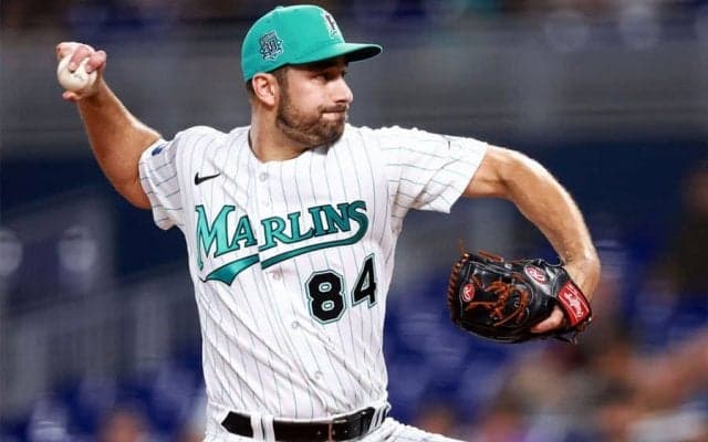 日本去った“優良右腕”が構想外に？　年俸たった1億円も…好投報われぬ可能性