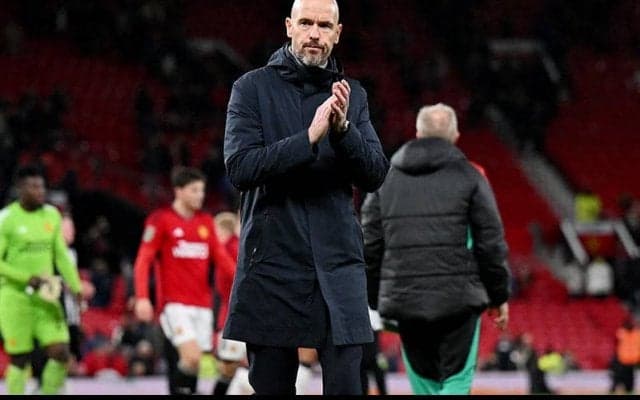 ホームで2試合連続3失点完敗に「十分ではない」…テン・ハグ監督は落胆隠さず「責任を負うべき」