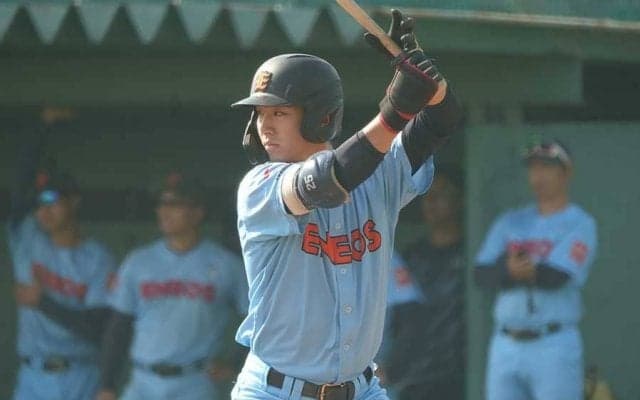 DeNA1位・度会、オリ6位から2打数2安打　牽制直撃のアクシデントも…日本選手権へ順調